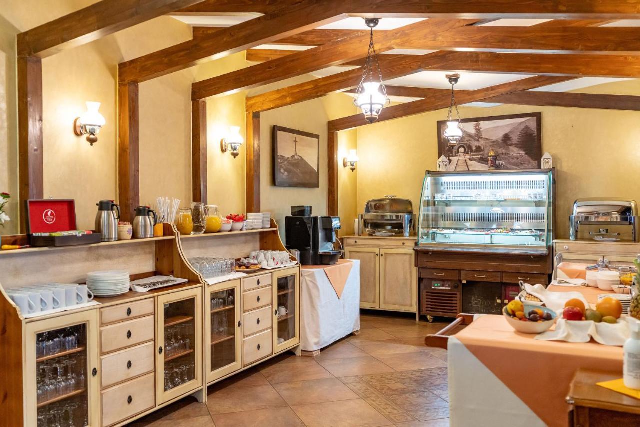 Casa Freya Hotell Buşteni Exteriör bild