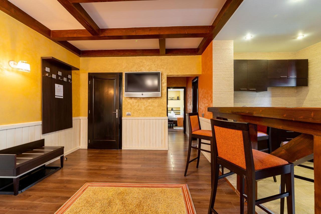 Casa Freya Hotell Buşteni Exteriör bild