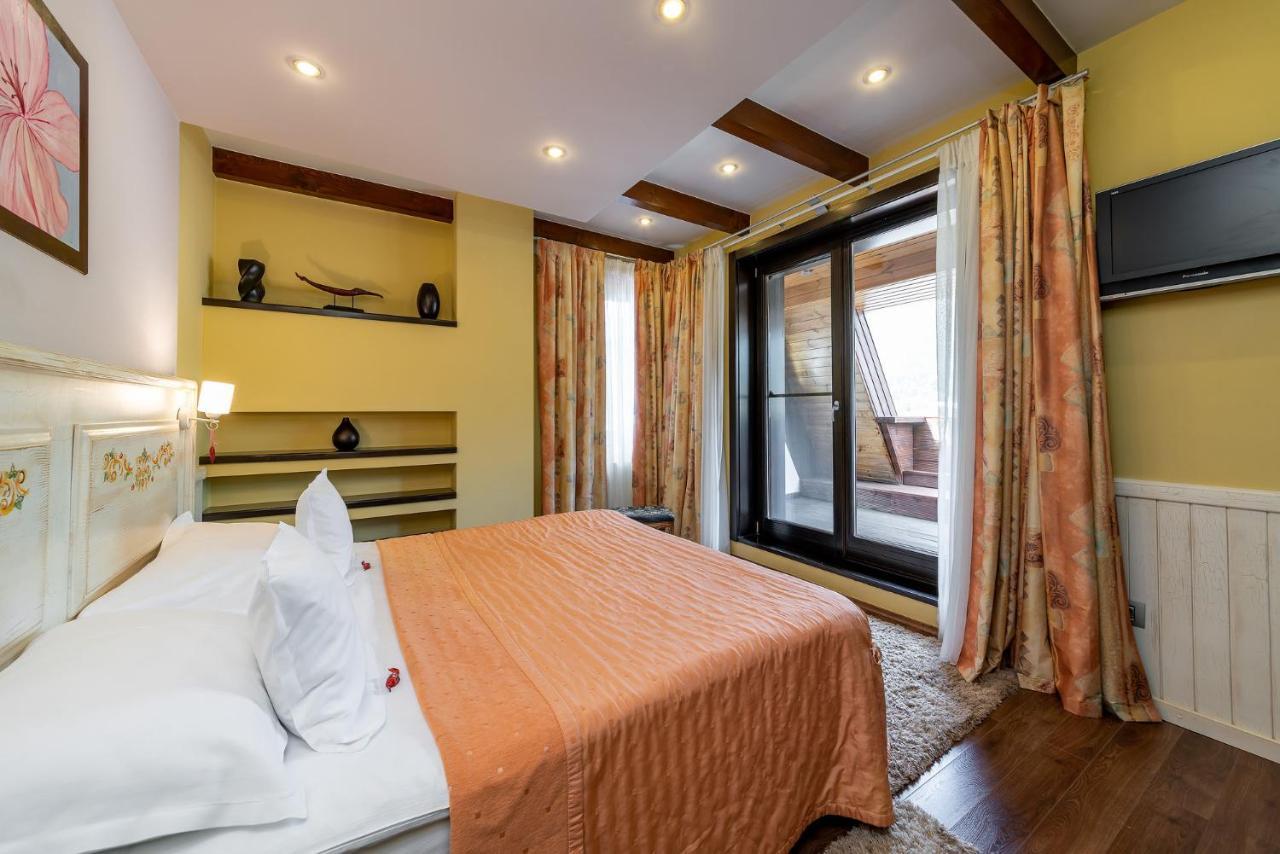 Casa Freya Hotell Buşteni Exteriör bild