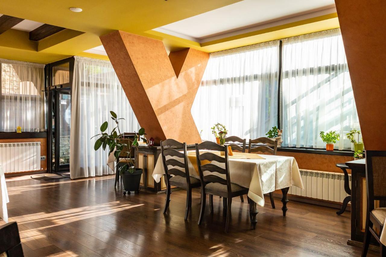Casa Freya Hotell Buşteni Exteriör bild
