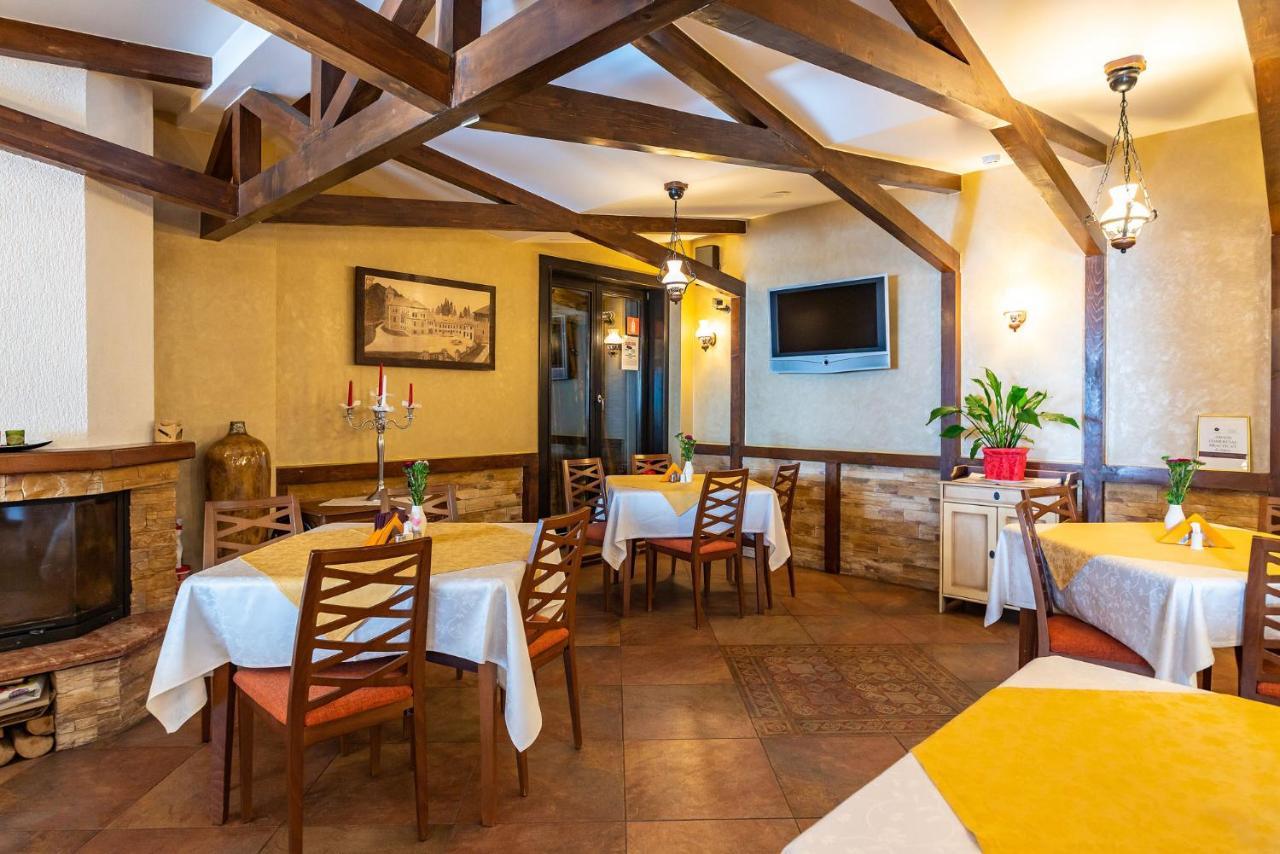 Casa Freya Hotell Buşteni Exteriör bild