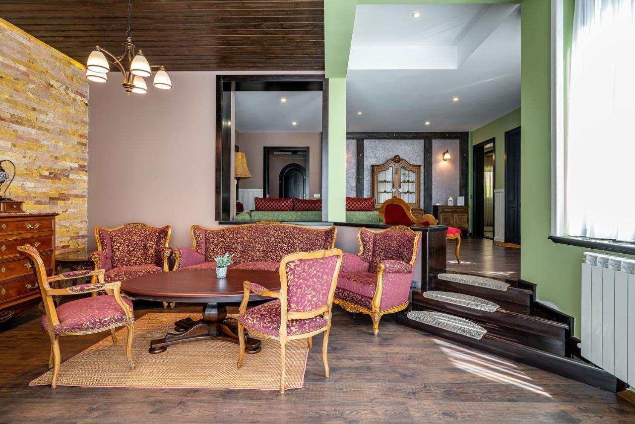 Casa Freya Hotell Buşteni Exteriör bild
