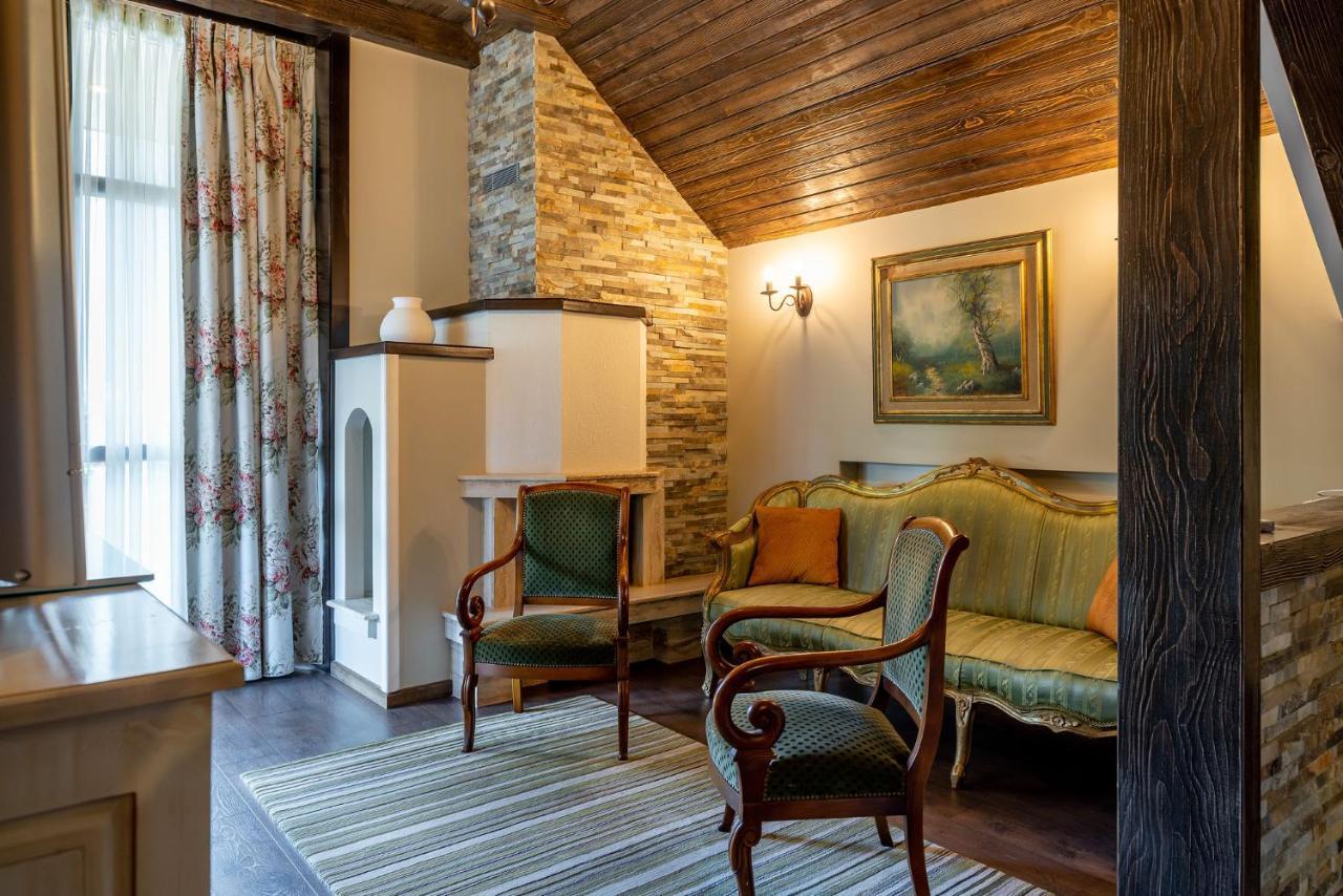 Casa Freya Hotell Buşteni Exteriör bild