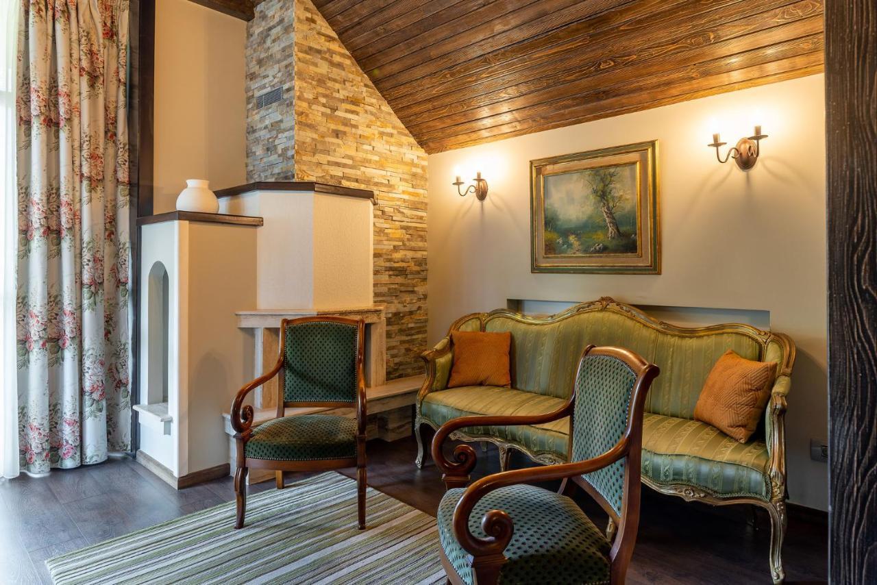 Casa Freya Hotell Buşteni Exteriör bild