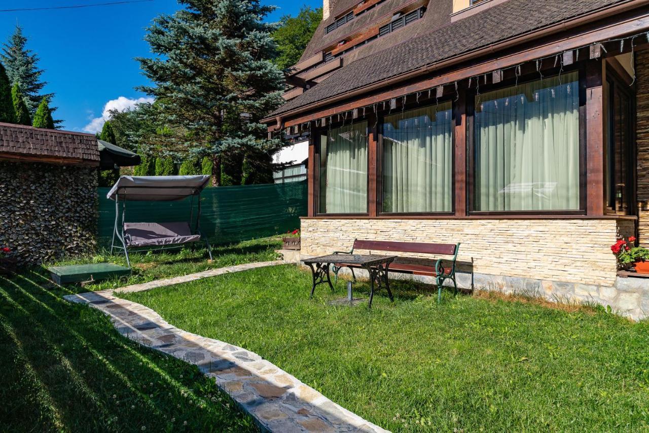 Casa Freya Hotell Buşteni Exteriör bild