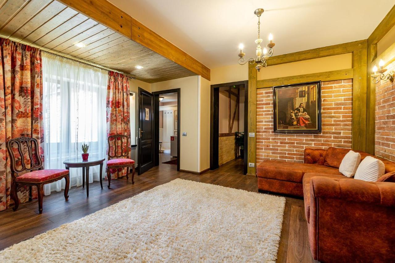 Casa Freya Hotell Buşteni Exteriör bild